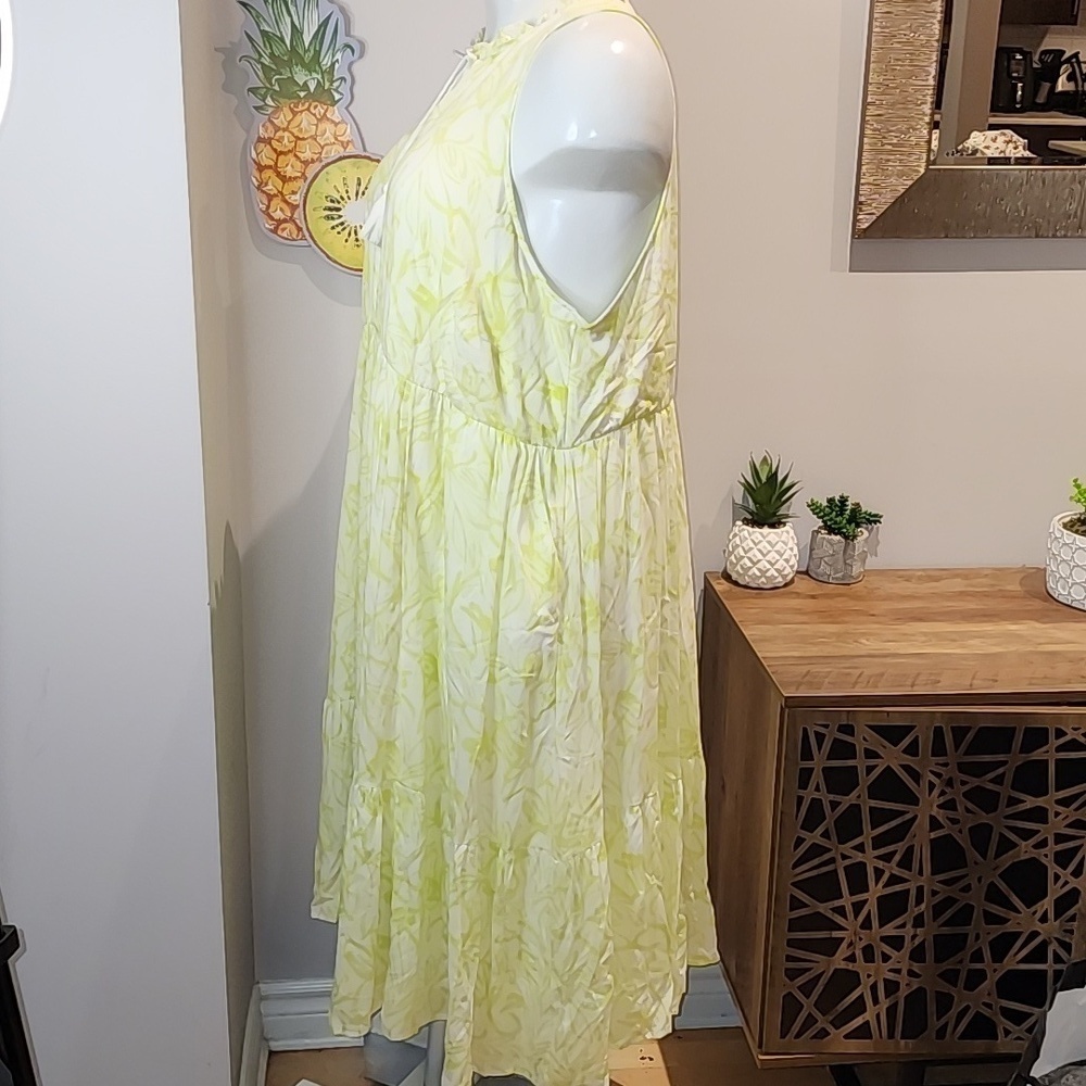 Torrid - Midi Wash Gauze Tiered Dress in Floral Yellow - Picture 4 of 13